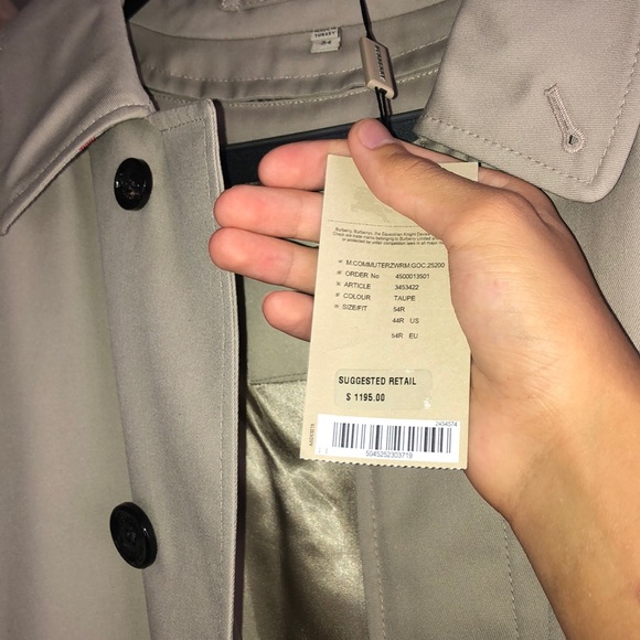 Burberry London Trenchcoat - Picture 5 of 5